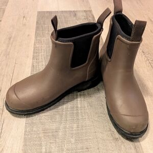 MERRY PEOPLE BOBBI BOOTS IN CHOCOLATE BROWN